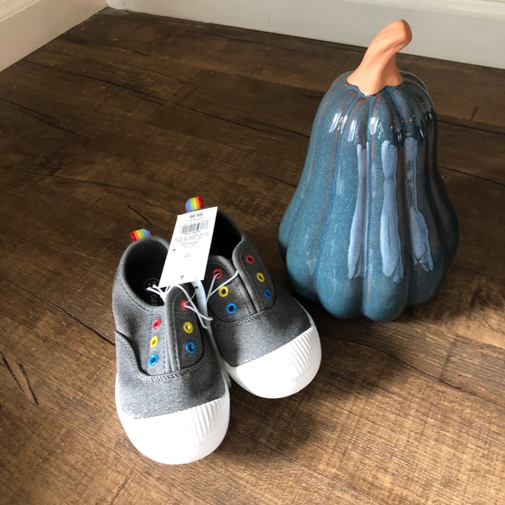 Grey rainbow shoes